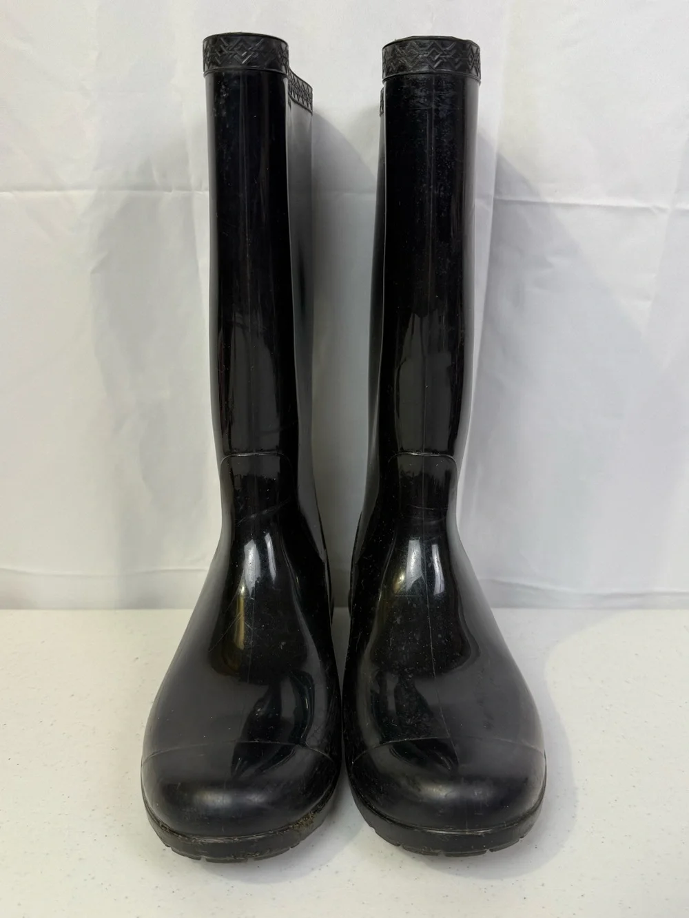 UGG Women’s Black Tall Glossy Rain Boots Waterproof Rubber Size 8